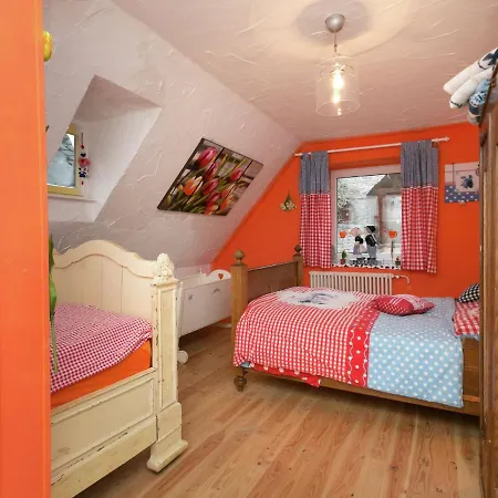 Stylish Holiday In Kues Germany Near Forest Feriehus Bernkastel-Kues